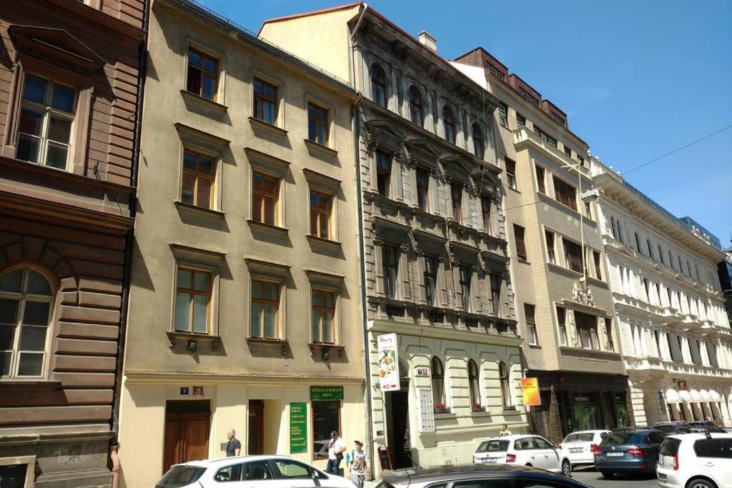 Marvelous Apartment In The Center Of Praag Buitenkant foto
